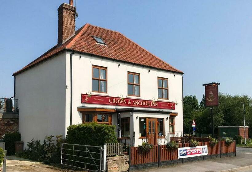 הוסטל Crown & Anchor Inn