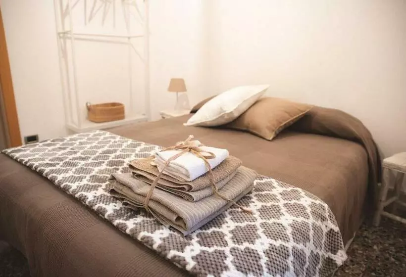 تختخواب و صبحانه Accogliente Casa Livorno