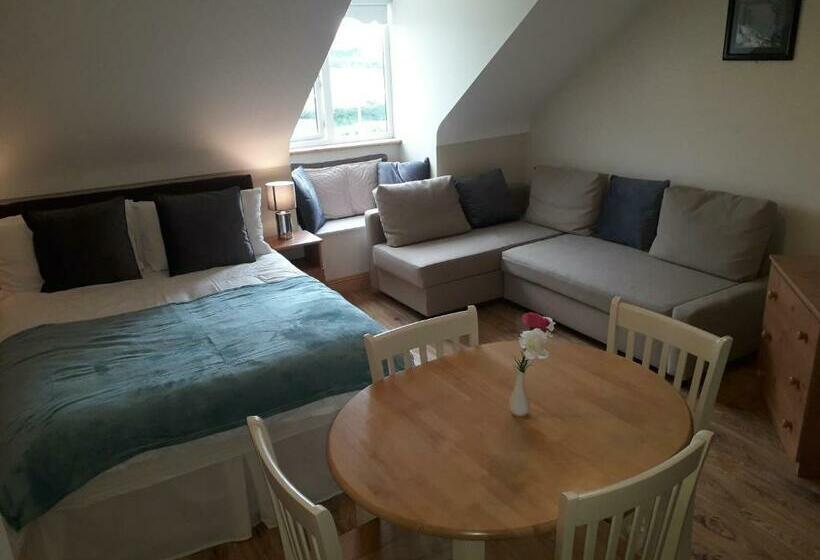 تختخواب و صبحانه Kate S Rest