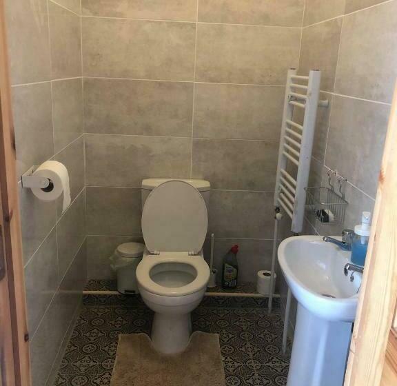 تختخواب و صبحانه Kate S Rest