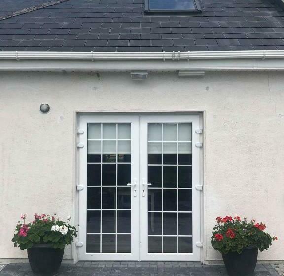 تختخواب و صبحانه Kate S Rest