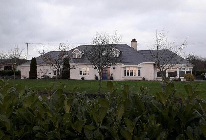 تختخواب و صبحانه Kate S Rest