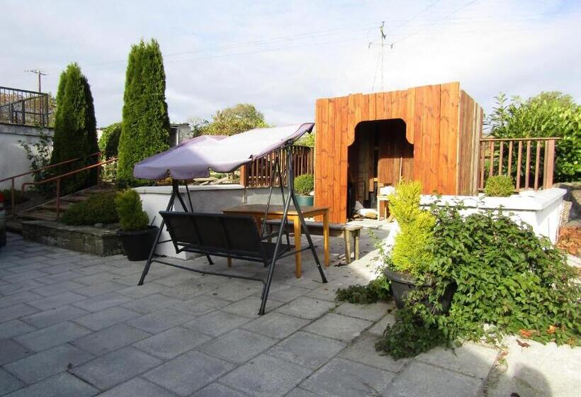 تختخواب و صبحانه Kate S Rest