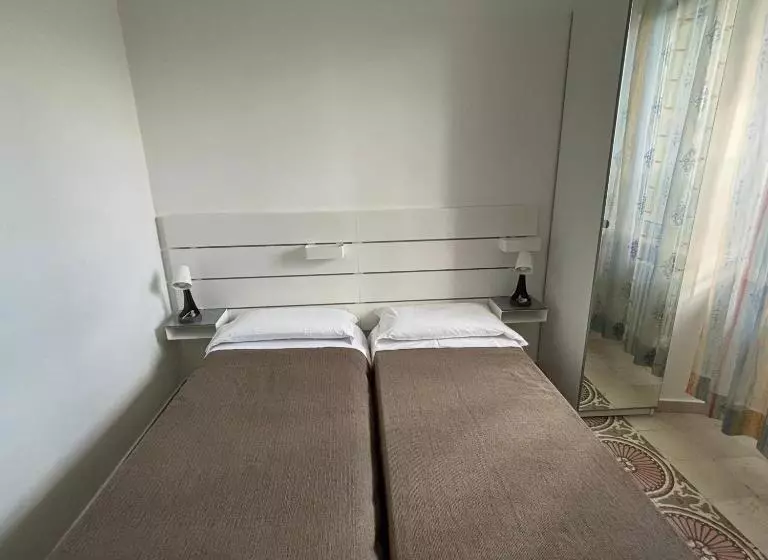 پانسیون Alloggio In Centro Città Con Parcheggio Privato E Wifi