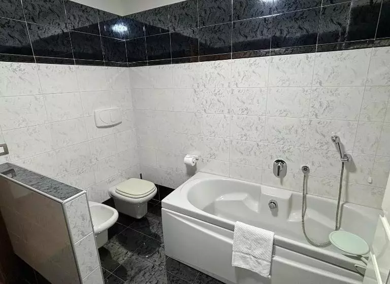 پانسیون Alloggio In Centro Città Con Parcheggio Privato E Wifi