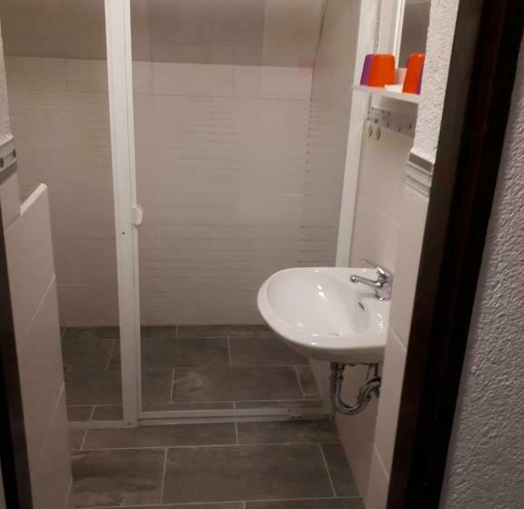 호스텔 Meschkes Gasthaus Pension