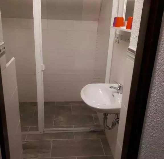 ユースホステル Meschkes Gasthaus Pension