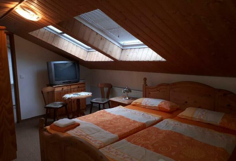 호스텔 Meschkes Gasthaus Pension