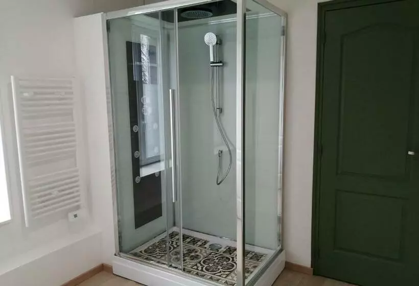 Aamiaismajoitus (B&B) Chambres  Orchidées