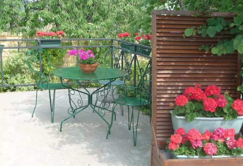 Aamiaismajoitus (B&B) Les Amandines