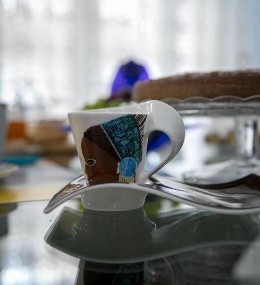 تختخواب و صبحانه Luna D Arte