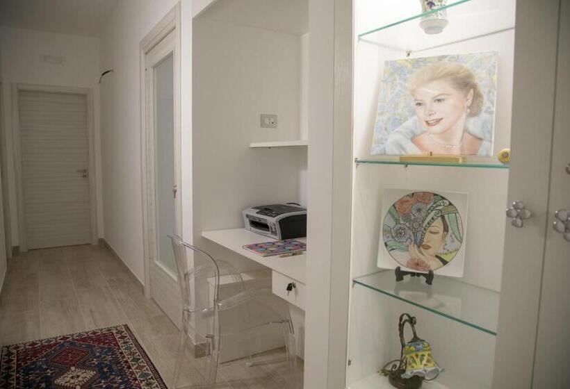 تختخواب و صبحانه Luna D Arte