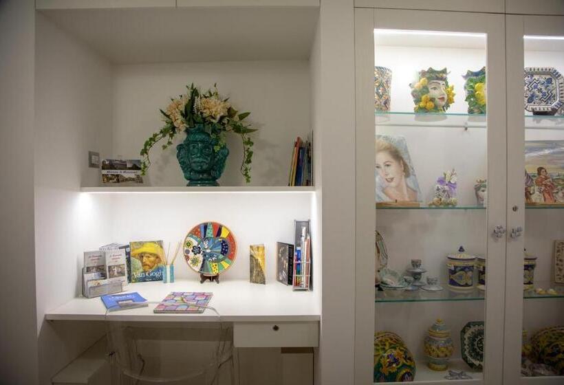 تختخواب و صبحانه Luna D Arte