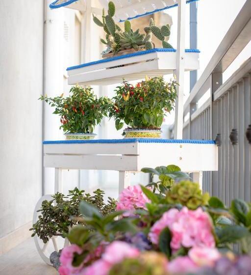 تختخواب و صبحانه Luna D Arte