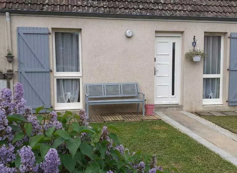 Aamiaismajoitus (B&B) Maison De La Loue