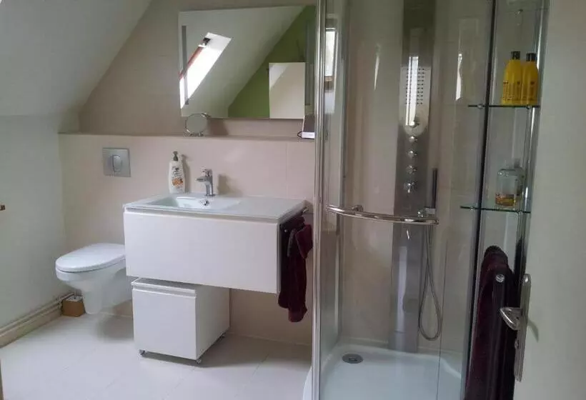 Aamiaismajoitus (B&B) Maison De La Loue