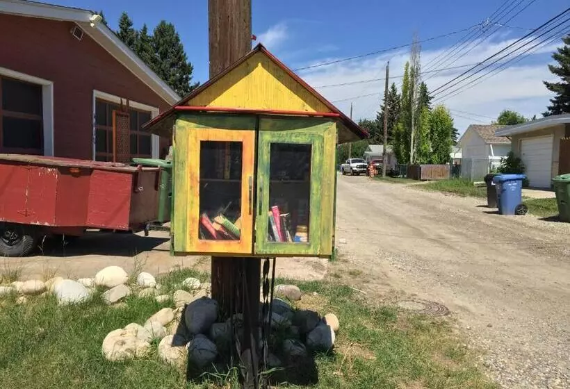 The Calgary Hub Hostel Style Home