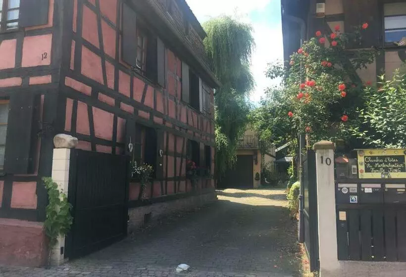 ベッドアンドブレックファースト Au Merlenchanteur