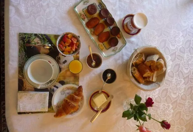 Aamiaismajoitus (B&B) Pause Couffy