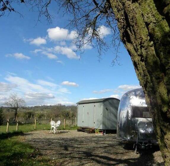 Hotel Ludlow Vintage Airstream