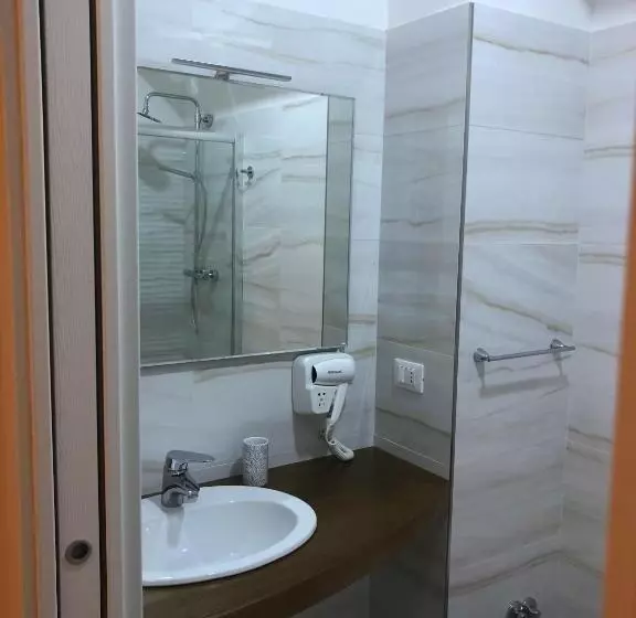 پانسیون Le Affacciate Bruzie Home Guest House