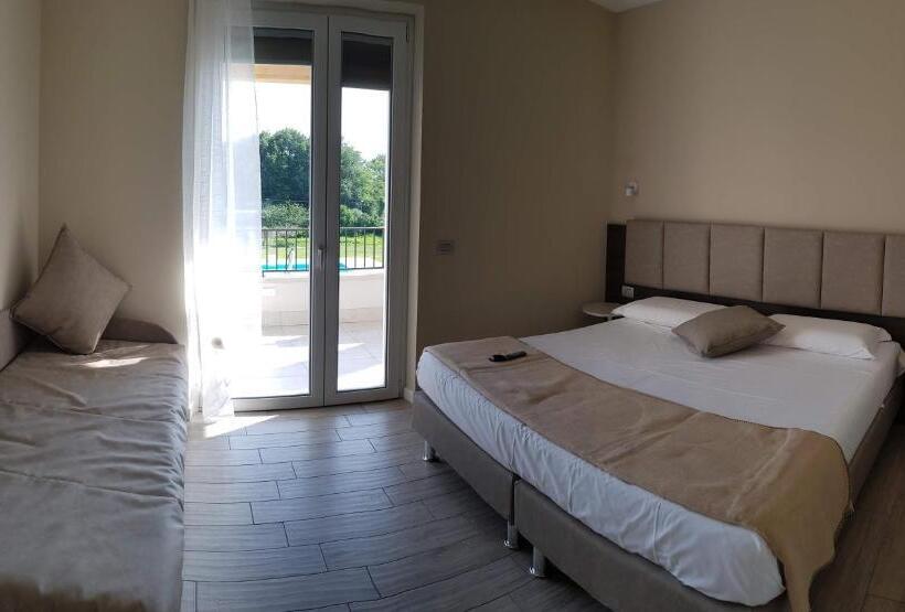 تختخواب و صبحانه Menta E Rosmarino Rooms