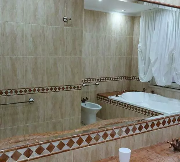 تختخواب و صبحانه Policlinico Happy Home