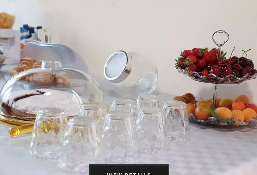 تختخواب و صبحانه Policlinico Happy Home