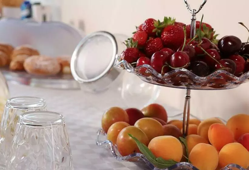 تختخواب و صبحانه Policlinico Happy Home