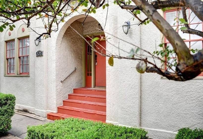 The Madison San Antonio Riverwalk Downtown Convention Center