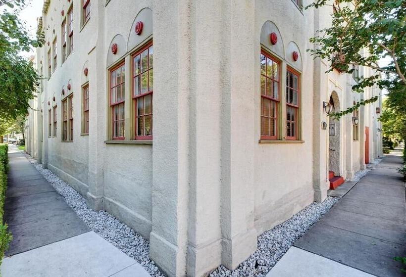 The Madison San Antonio Riverwalk Downtown Convention Center