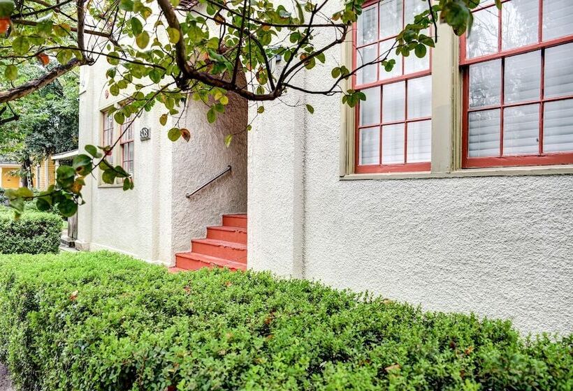 The Madison San Antonio Riverwalk Downtown Convention Center