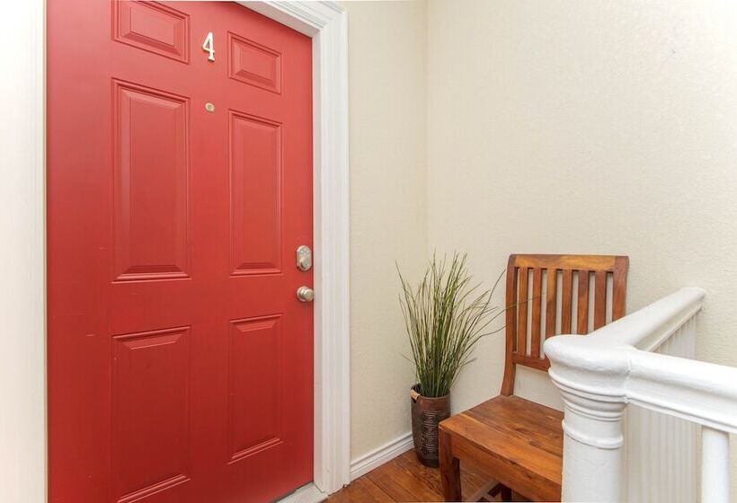 The Madison San Antonio Riverwalk Downtown Convention Center