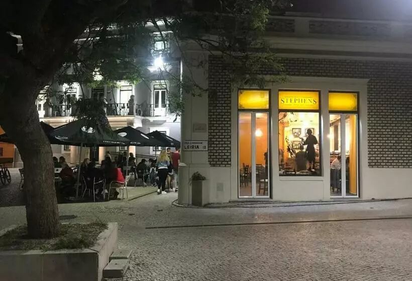 Retkeilymaja Wood Steel & Glass