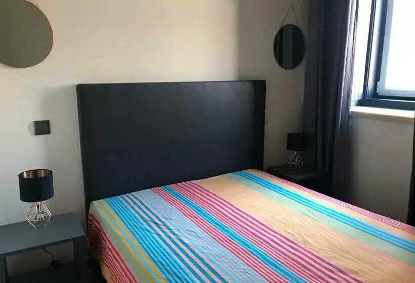 Retkeilymaja Wood Steel & Glass