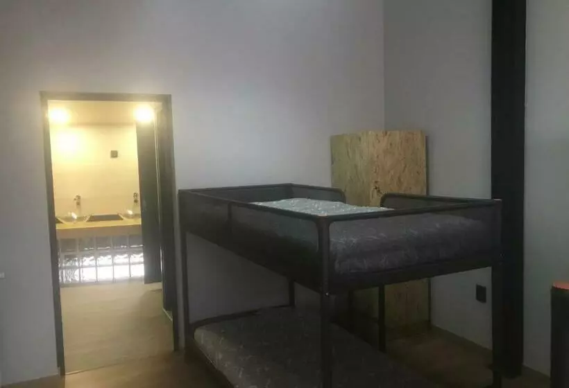 Retkeilymaja Wood Steel & Glass