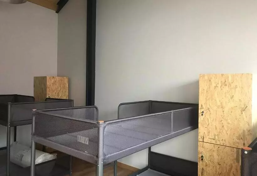 Retkeilymaja Wood Steel & Glass