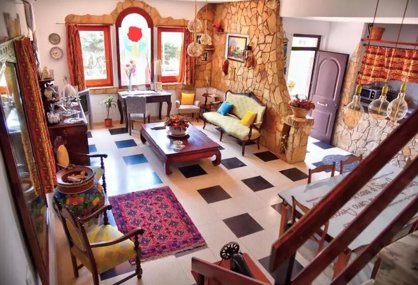 Aamiaismajoitus (B&B) Simo Amour