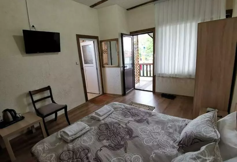 ホテル My House