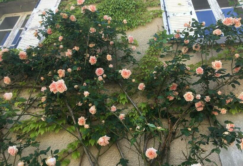 פנסיון Maison Lyre, Pompadour