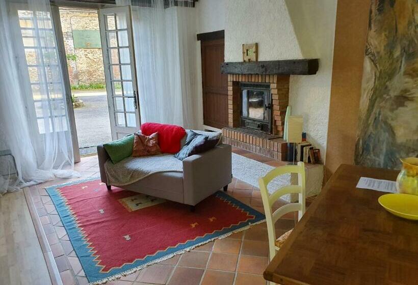 פנסיון Maison Lyre, Pompadour