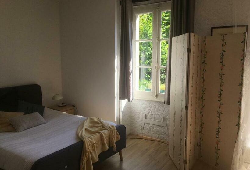 פנסיון Maison Lyre, Pompadour