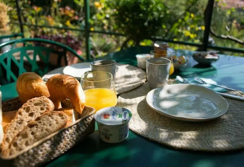 Retkeilymaja Hôtel De La Béroche