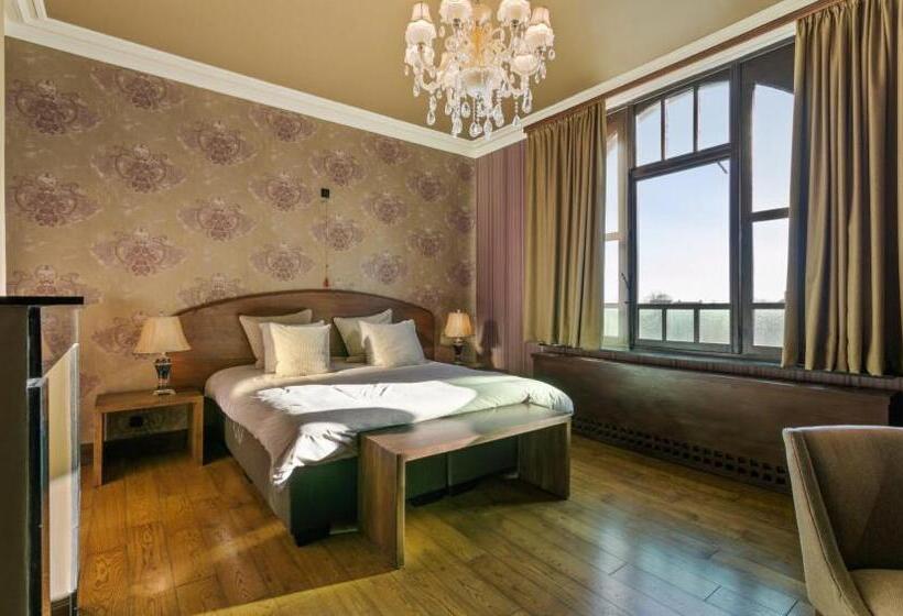 تختخواب و صبحانه Clementine