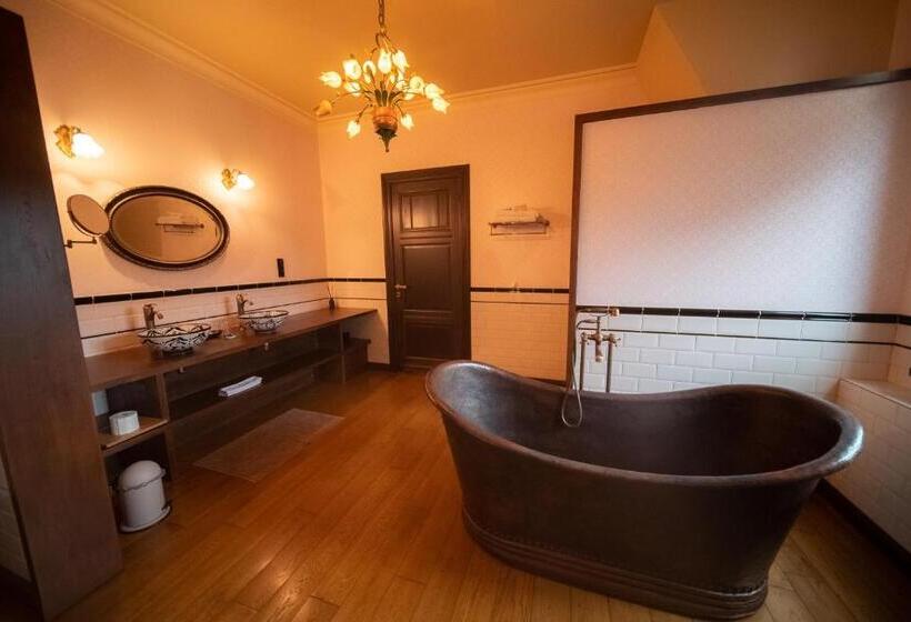 تختخواب و صبحانه Clementine