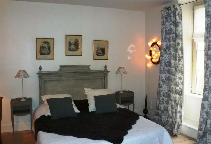 Aamiaismajoitus (B&B) Domaine De La Corgette