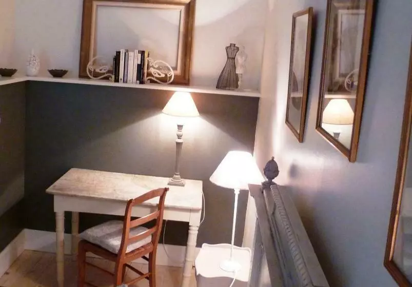 Aamiaismajoitus (B&B) Domaine De La Corgette