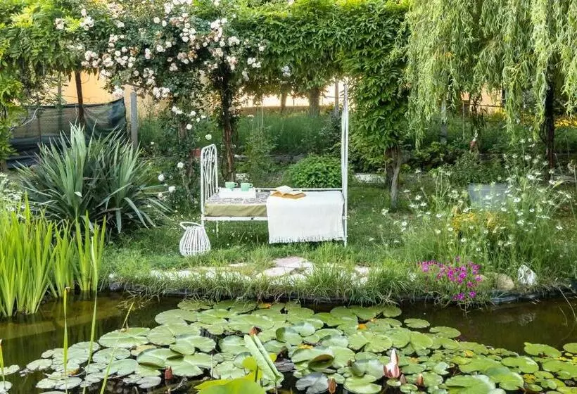 Aamiaismajoitus (B&B) Garden Loft