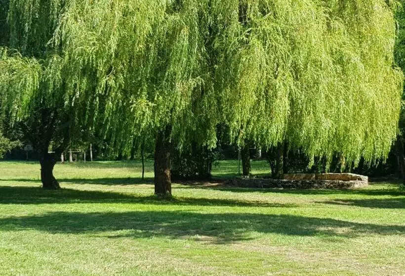 Aamiaismajoitus (B&B) Sous Les Remparts