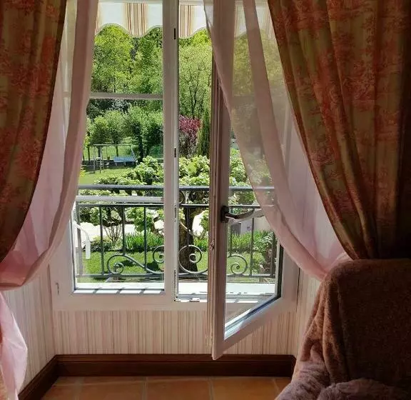 Aamiaismajoitus (B&B) Sous Les Remparts